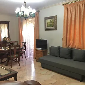 Apartamento Amplio Apartamento En Plaza Trinidad, Granada